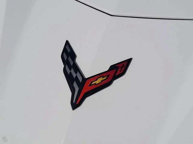 Used 2025 Arctic White Chevrolet 1LT image 31