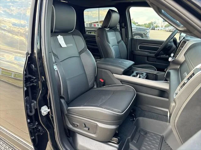 New 2027 Diamond Black Crystal Pearl-Coat Exterior Paint RAM Laramie image 25
