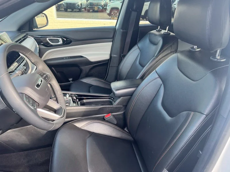 Used 2024 White Jeep Limited image 9