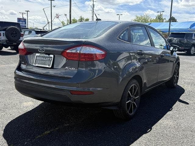 Used 2018 Gray Ford SE image 5