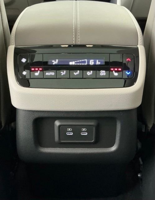 New 2027 HARBOR GRAY INFINITI Luxe FWD image 19