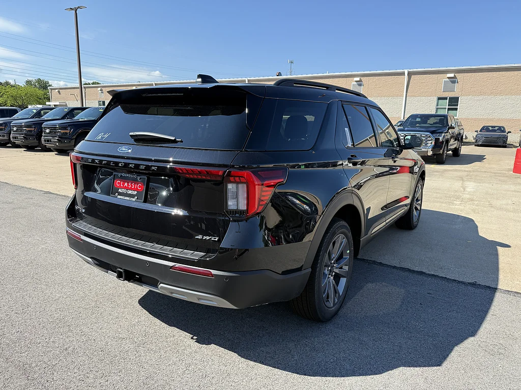New 2026 Agate Black Metallic Ford Active image 3