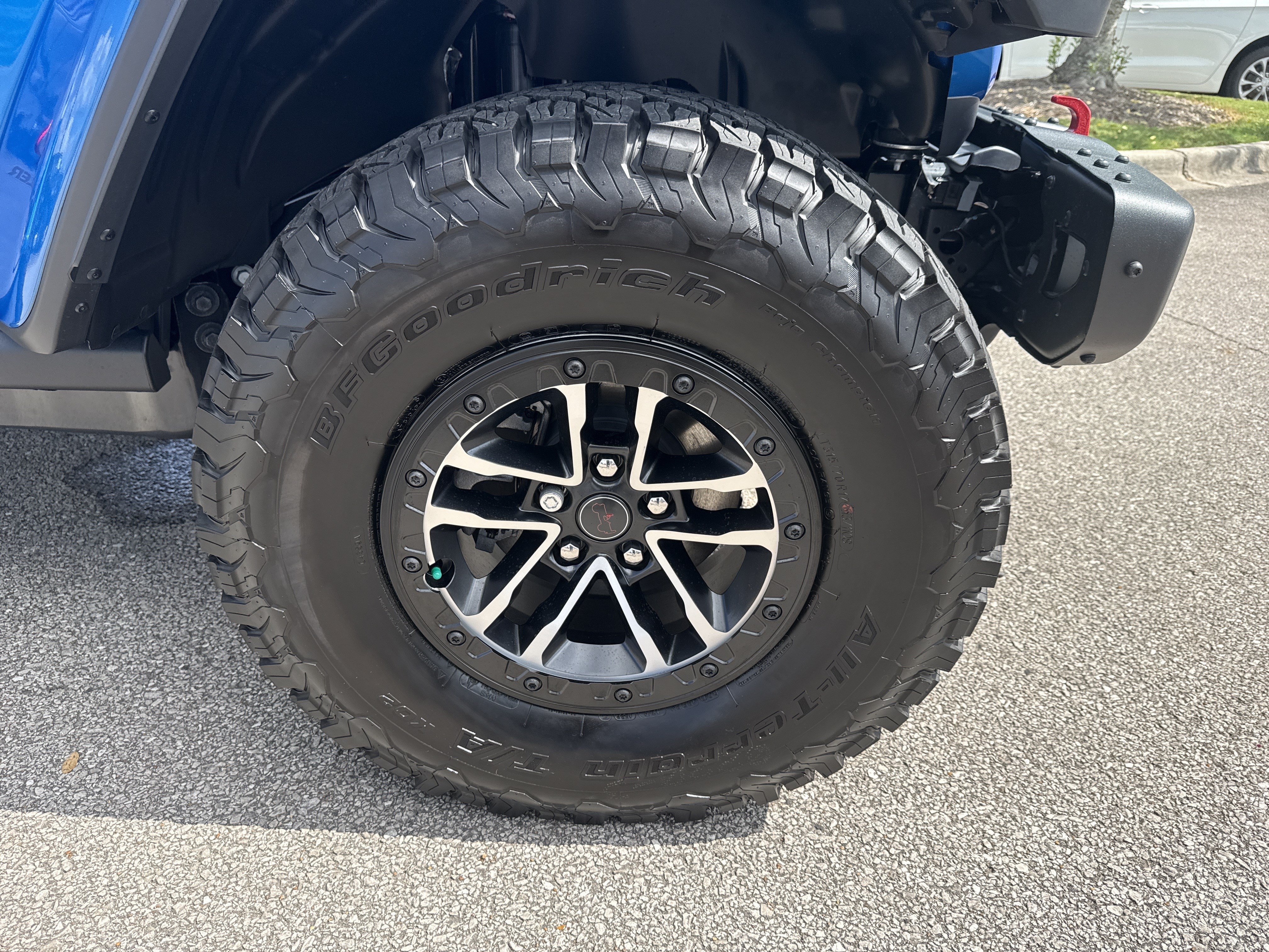New 2026 Hydro Blue Pearlcoat Jeep Rubicon X image 15