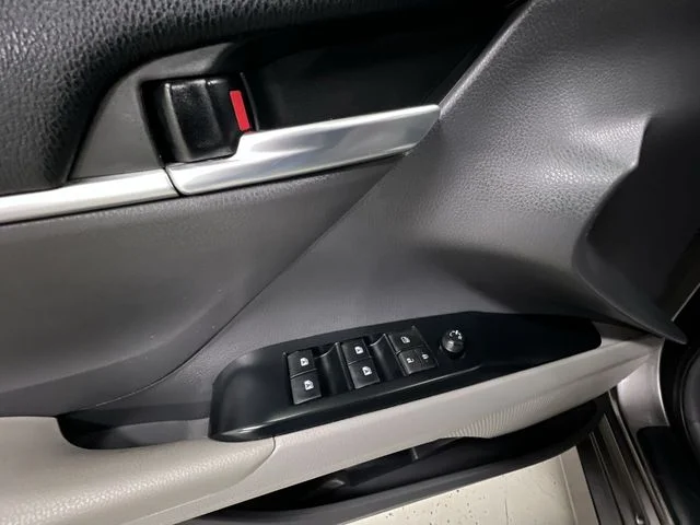 2020 Toyota Camry LE - Photo 22