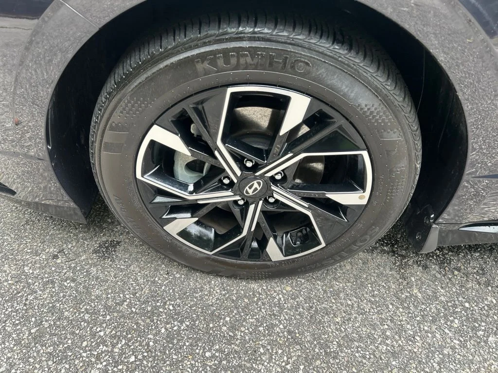 Used 2025 Blue Hyundai SEL image 11