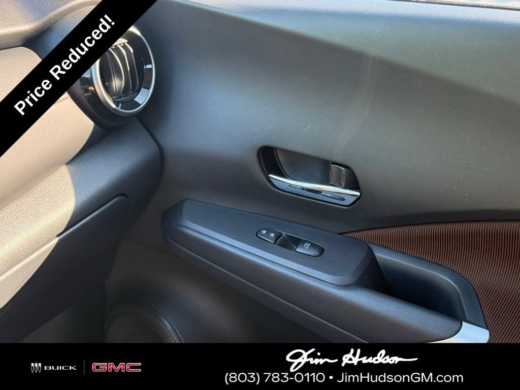 Used 2024 Gray Nissan SR Xtronic CVT image 32