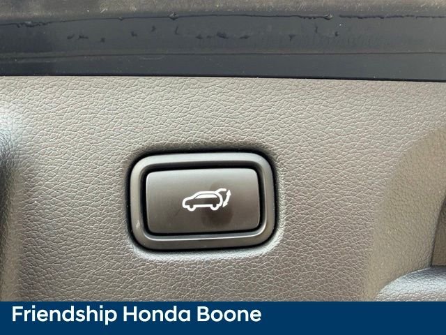 Used 2024 White Hyundai SEL image 38