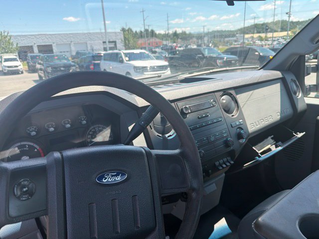 Used 2016 White Ford XL image 4
