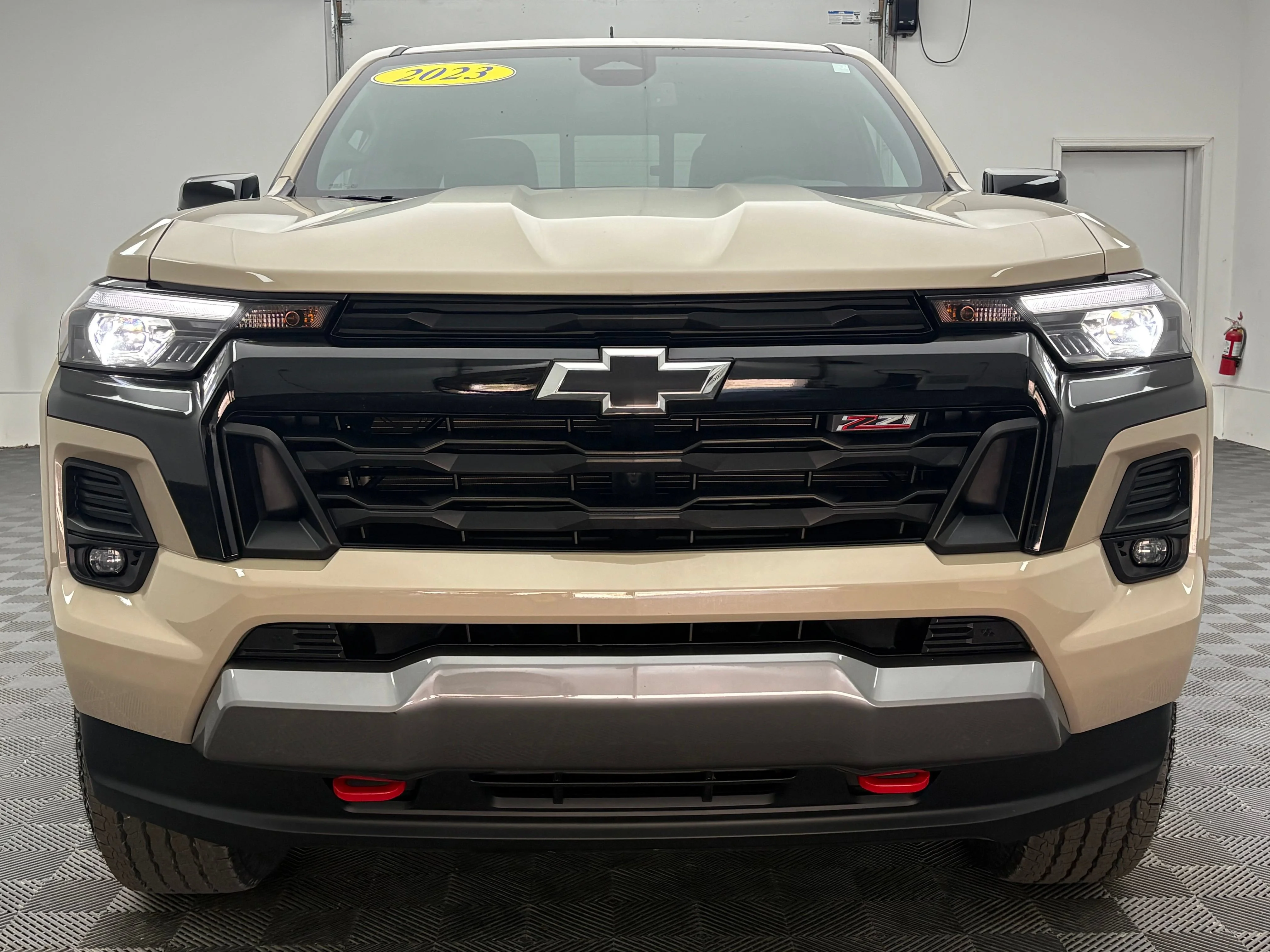 Used 2023 Sand Dune Metallic Chevrolet Z71 image 12