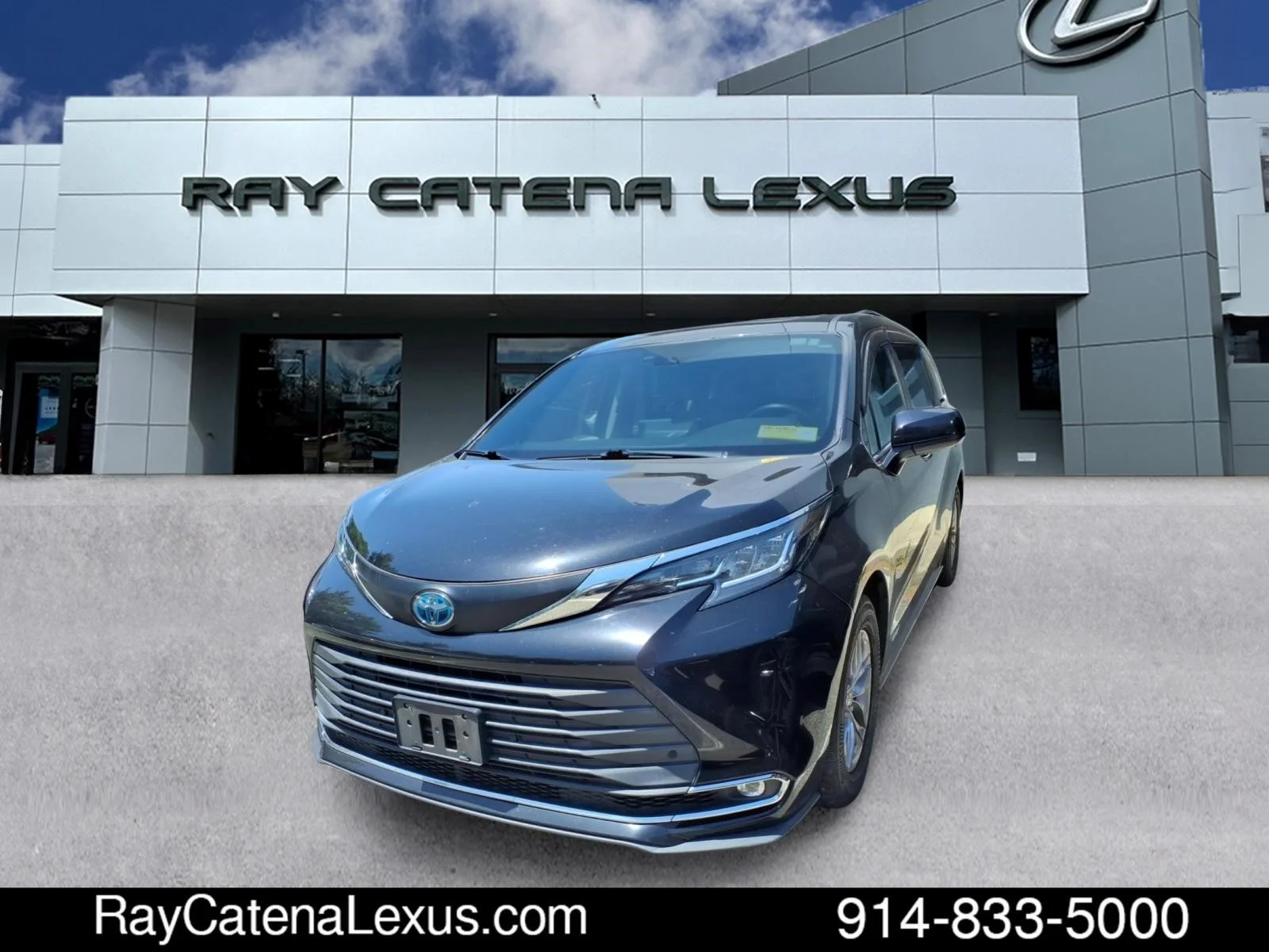 Used 2021 Midnight Black Metallic Toyota 4D Passenger Van image 1