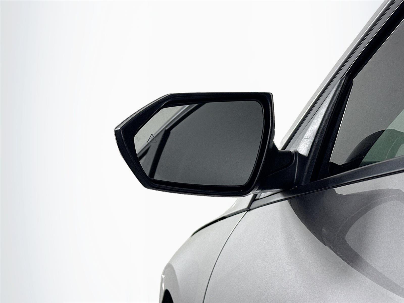 Used 2025 Fluid Metal Hyundai Blue image 5