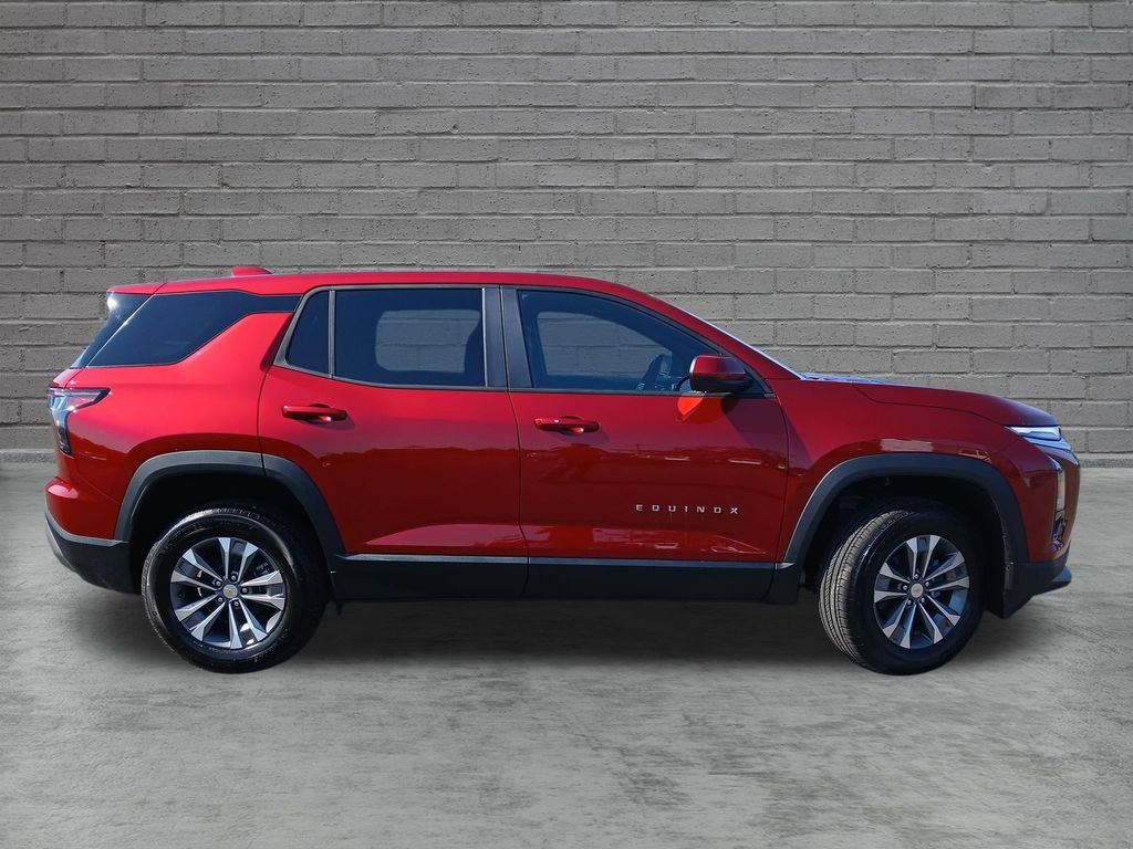 2027 Chevrolet Equinox LT - Photo 7