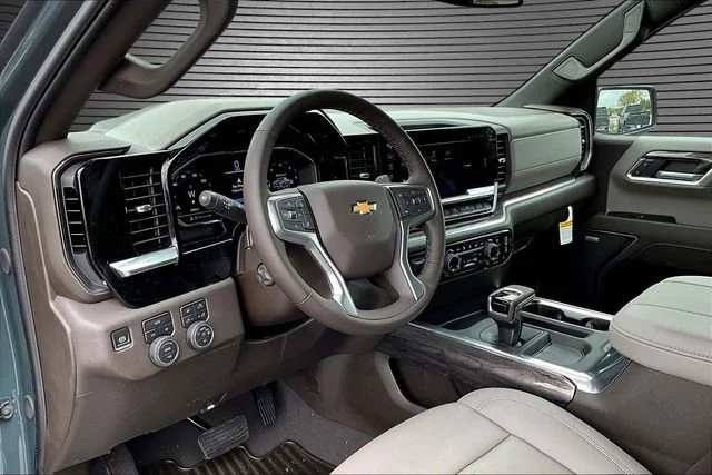 2025 Chevrolet Silverado 1500 LTZ - Photo 7