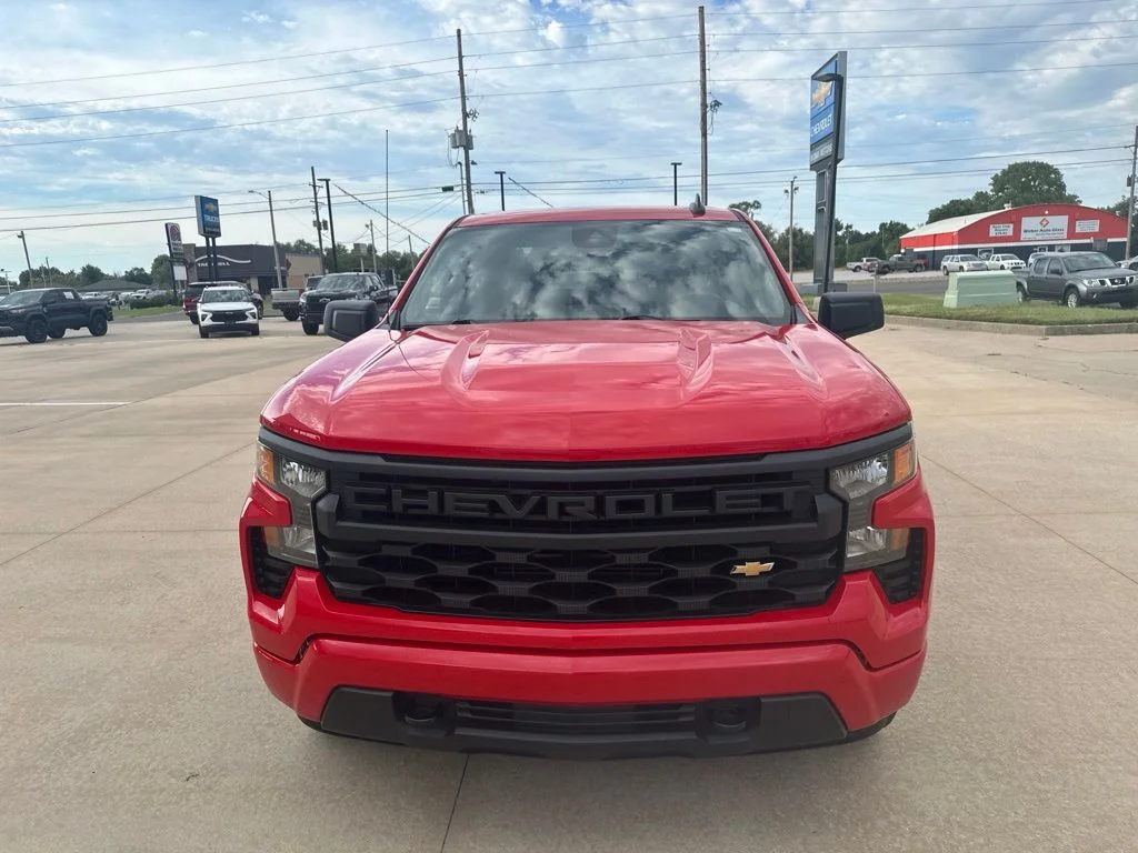 Used 2022 Red Chevrolet Custom image 22