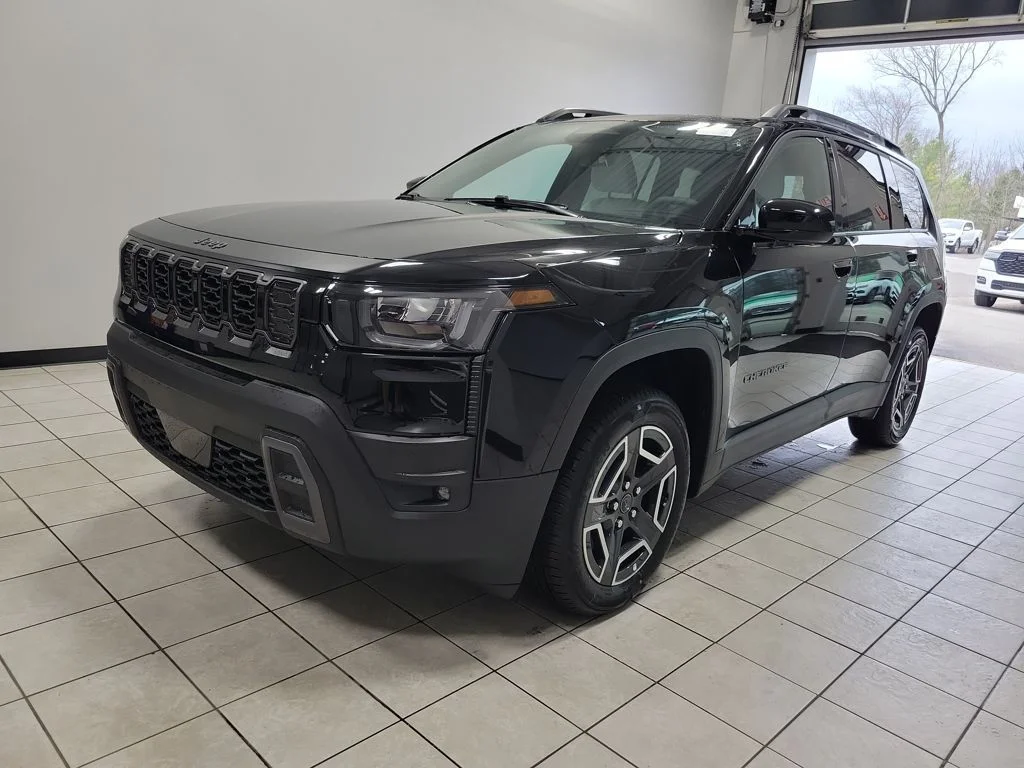 New 2026 Diamond Black Crystal Pearlcoat Jeep Laredo image 3