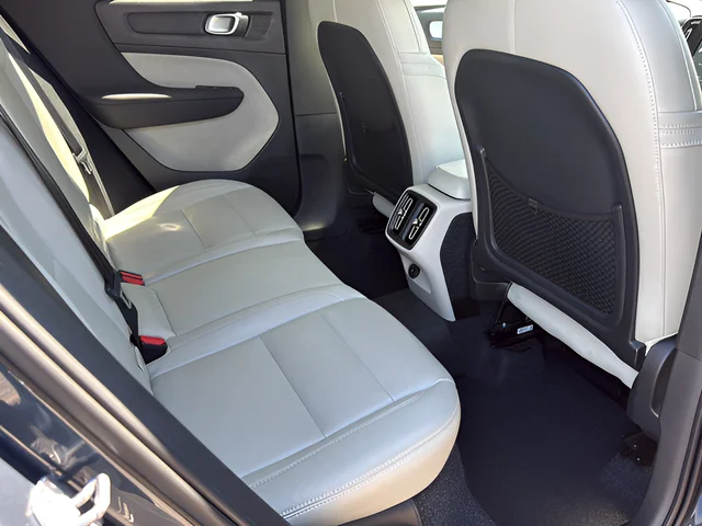 Used 2021 Blue Volvo Momentum image 18