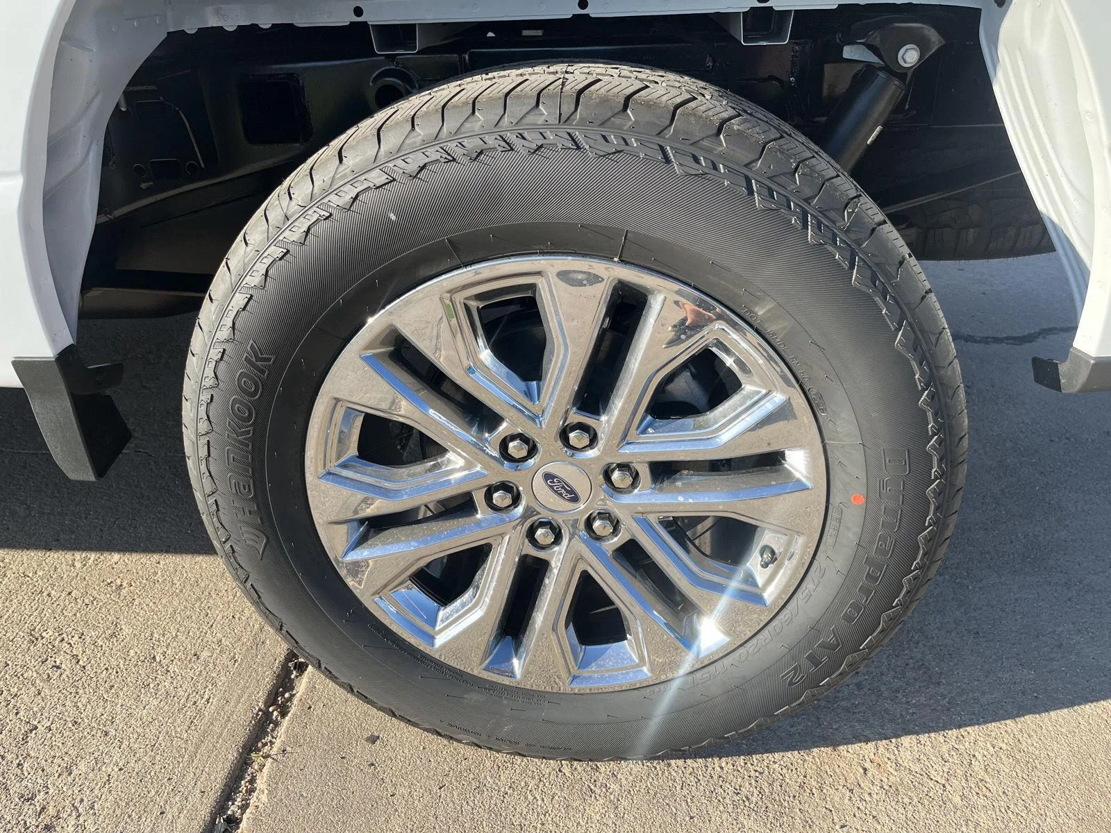 New 2026 Oxford White Ford LARIAT image 11