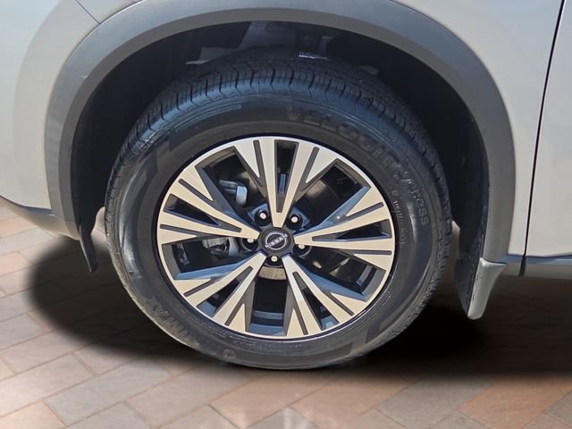 Used 2023 Brilliant Silver Metallic Nissan SV image 27