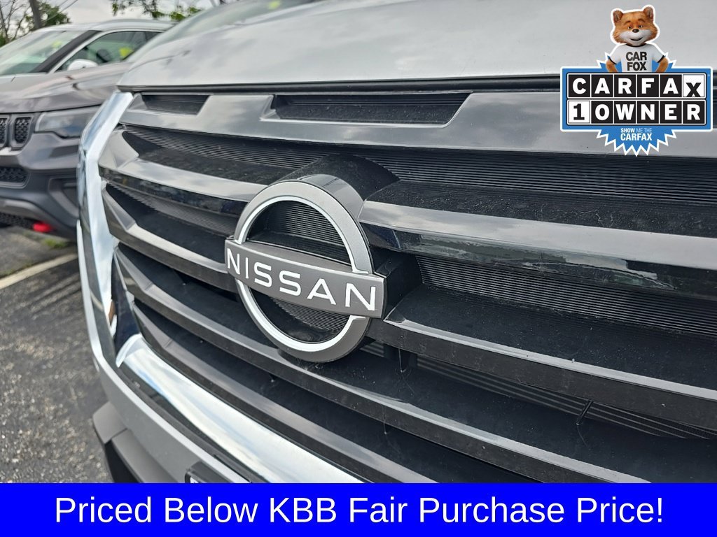 Used 2025 Silver Nissan S image 5
