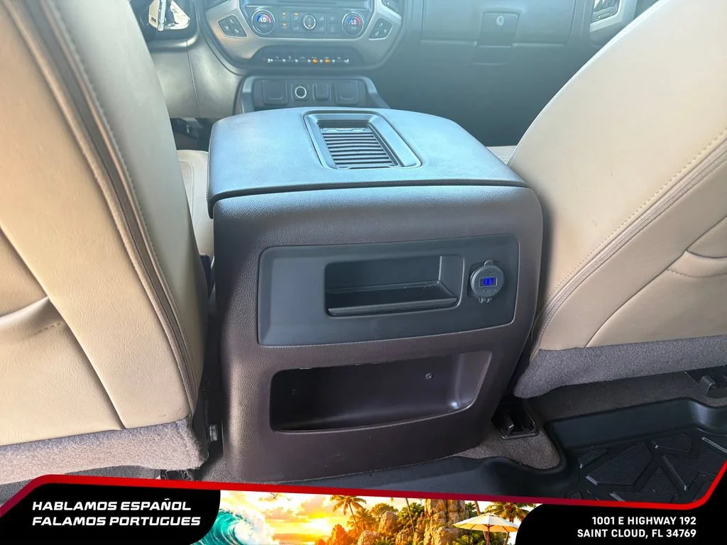 Used 2017 WHITE FROST TRICOAT GMC Denali image 25