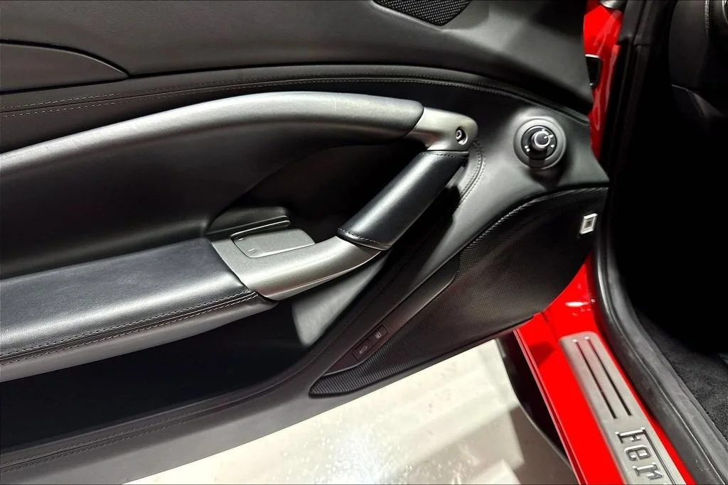 Used 2020 Rosso Scuderia Ferrari  image 30