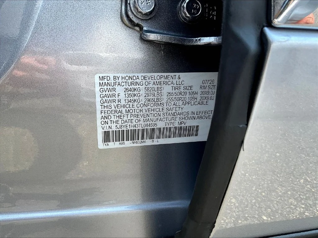 New 2026 Solar Silver Metallic Acura SH-AWD with Technology Package image 8