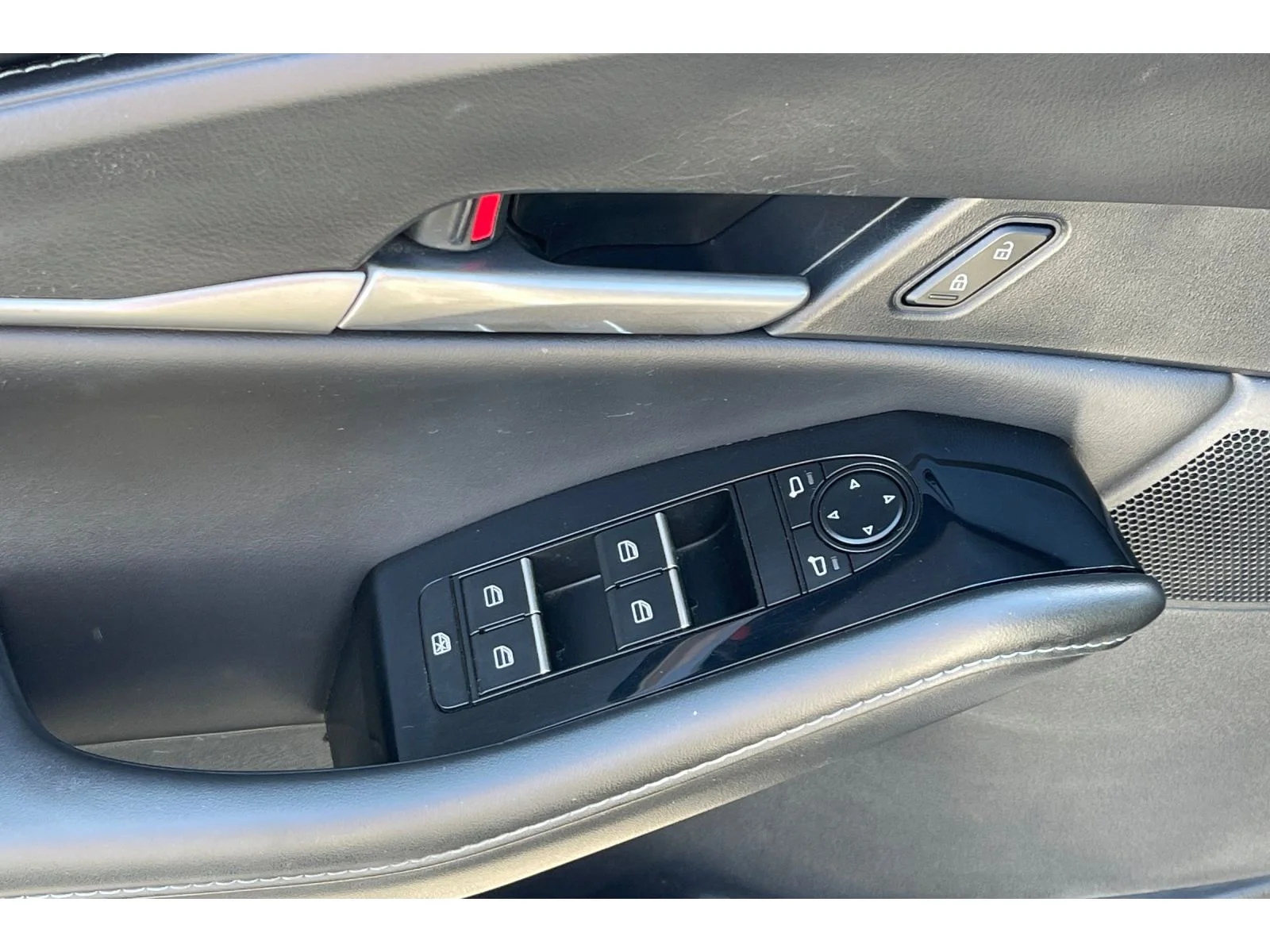 Used 2024 Platinum Quartz Metallic Mazda 2.5 S Select Sport image 13