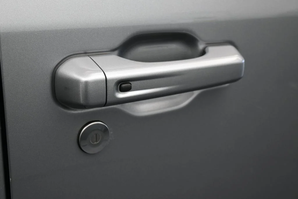 Used 2021 Billet Silver Metallic Clearcoat Jeep Unlimited Sahara High Altitude image 40