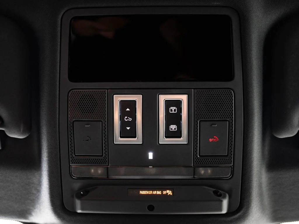 New 2026 Fuji White Land Rover Dynamic image 38