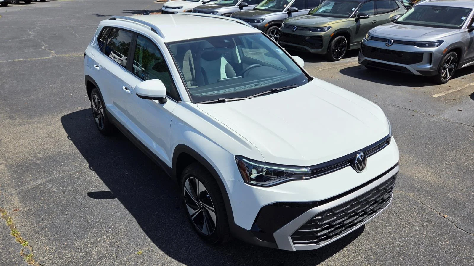 New 2026 Pure White Volkswagen SE image 7