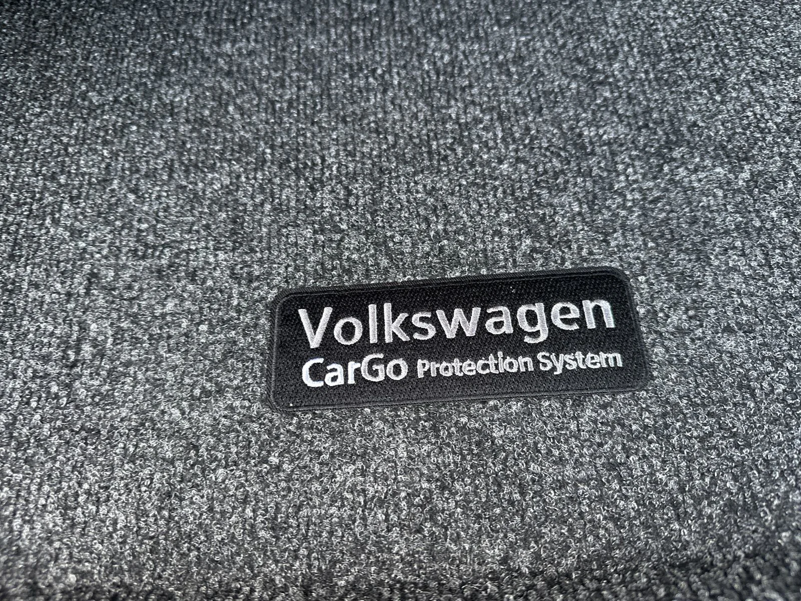 New 2026 Black Volkswagen 2.0T SE w/Technology image 27