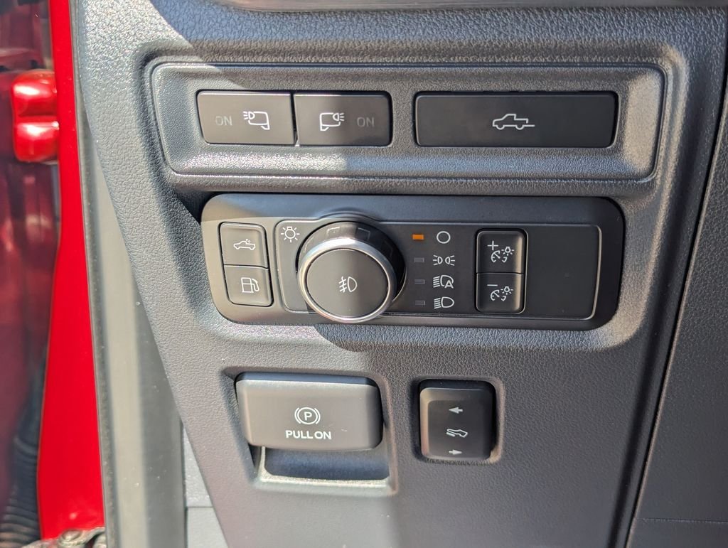 Used 2022 Red Ford LARIAT image 12