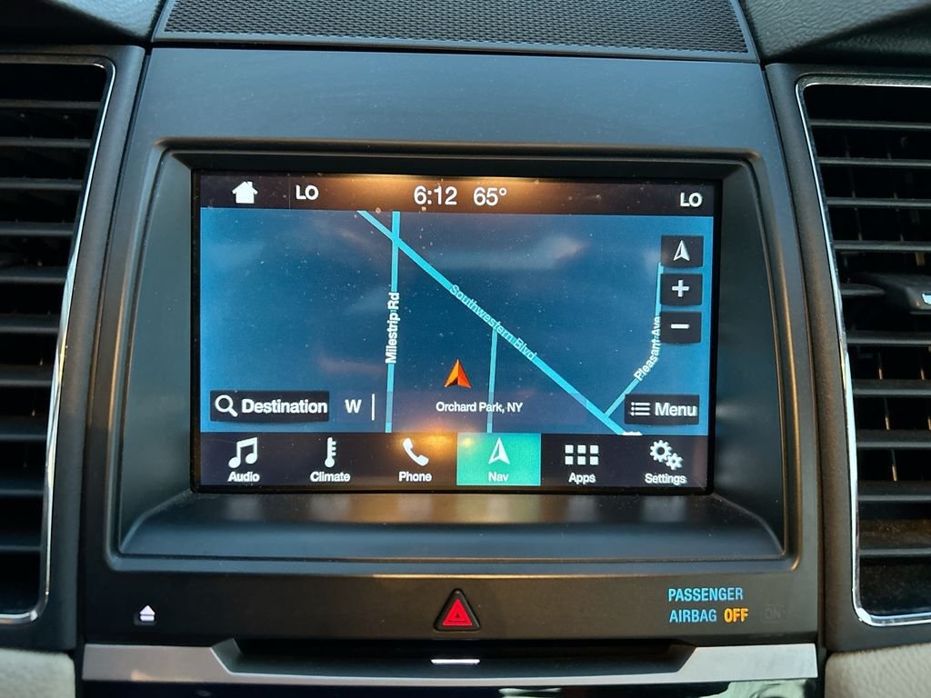 Used 2019  Ford Limited image 18