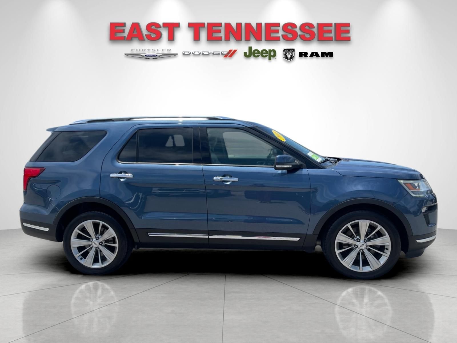 Used 2018 Blue Ford Limited image 2