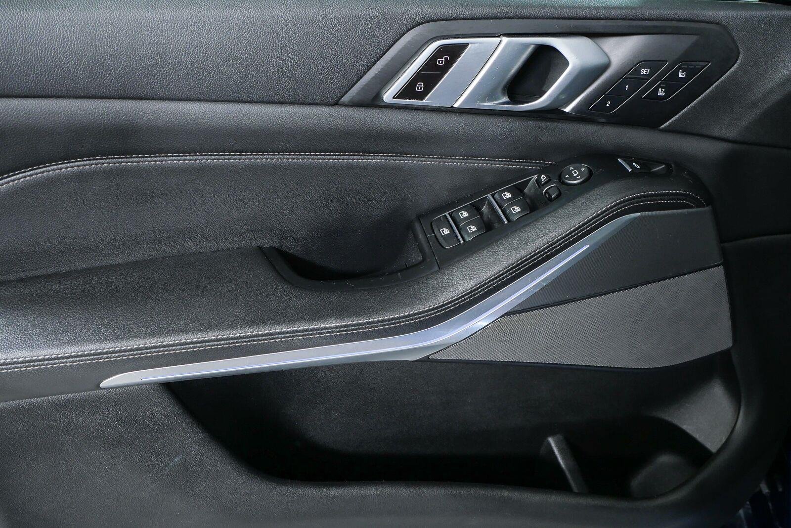 Used 2019 Tanzanite Blue II Metallic BMW xDrive40i image 6