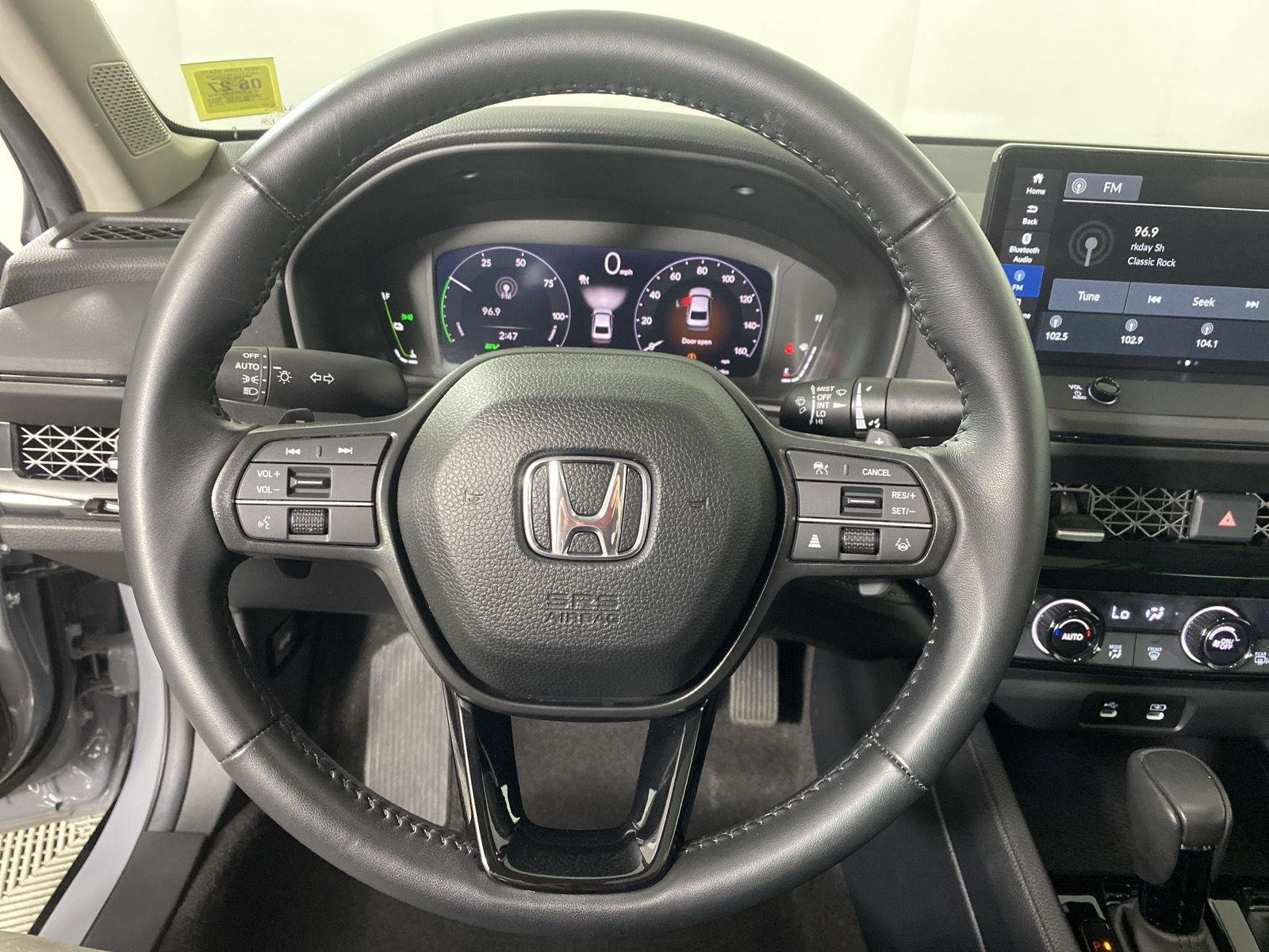Used 2024 Urban Gray Pearl Honda EX-L image 14