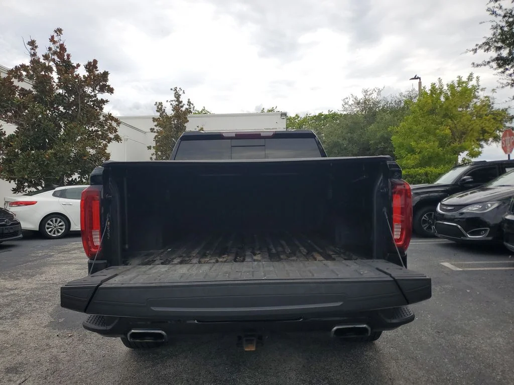 Used 2022 Black GMC Denali image 10
