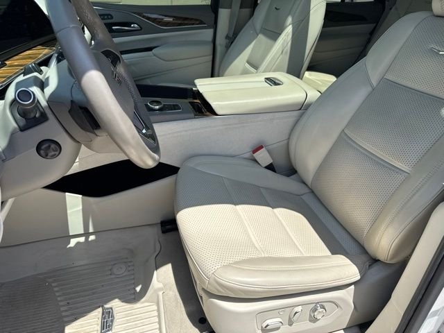 Used 2021 White Cadillac Sport Platinum image 10