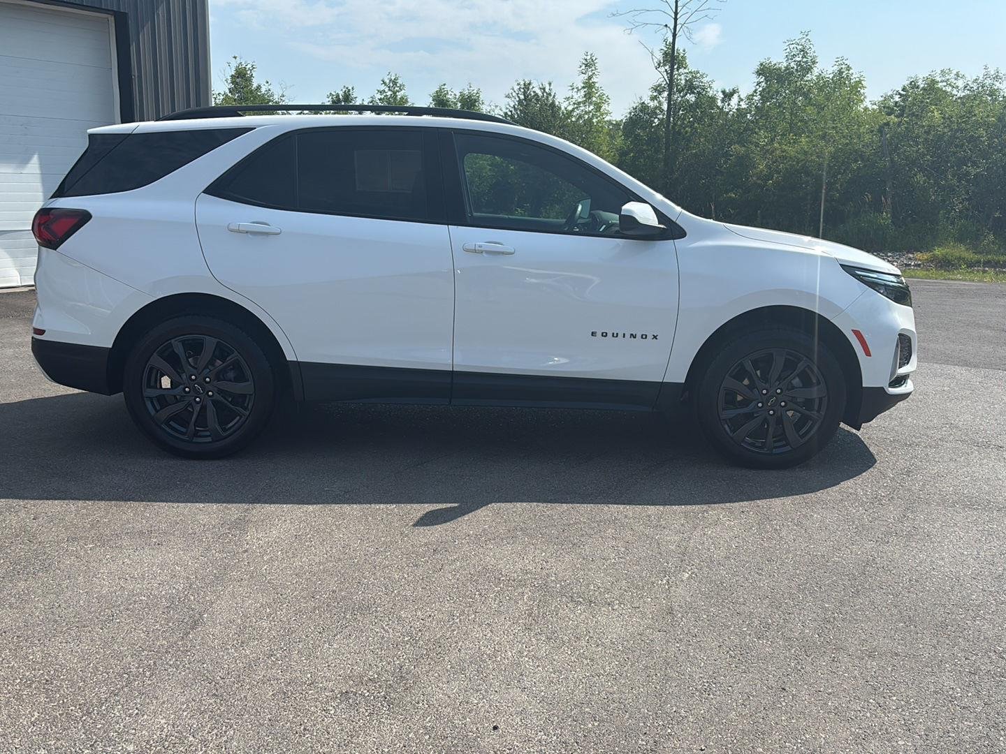 Used 2023 Summit White Chevrolet RS image 4