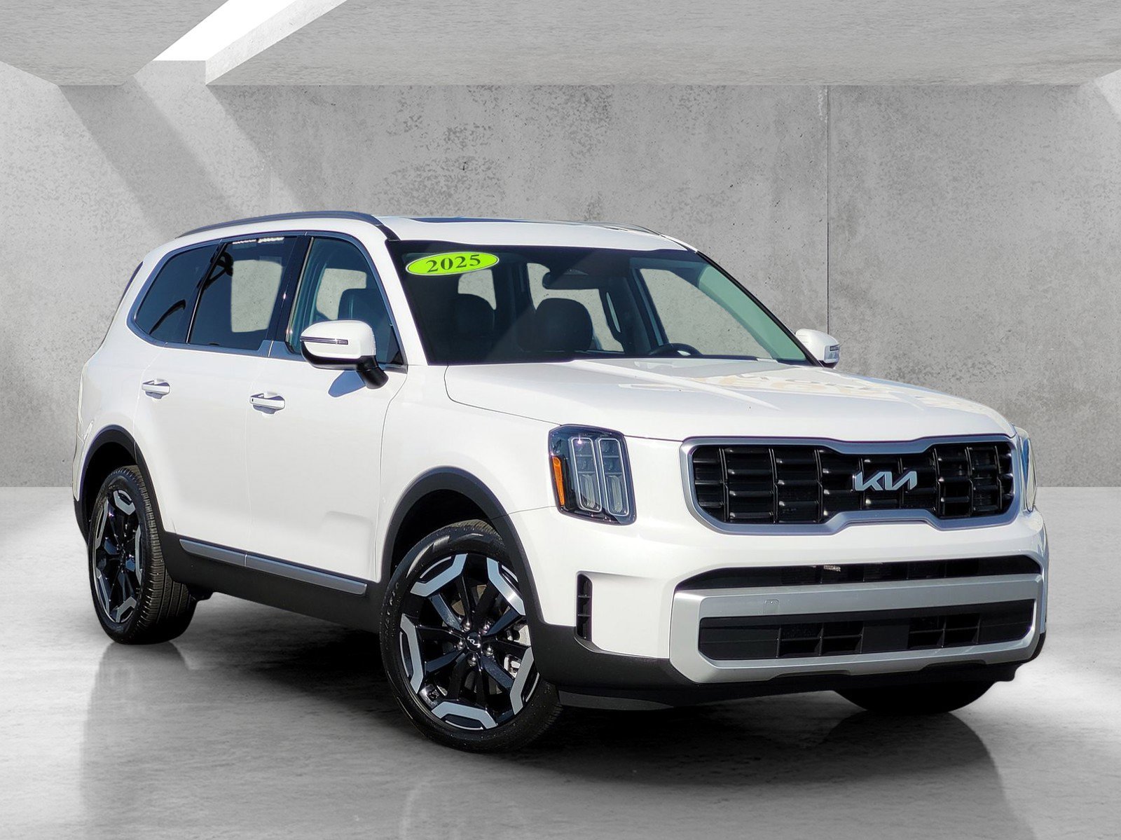 2025 Kia Telluride S AWD's photo