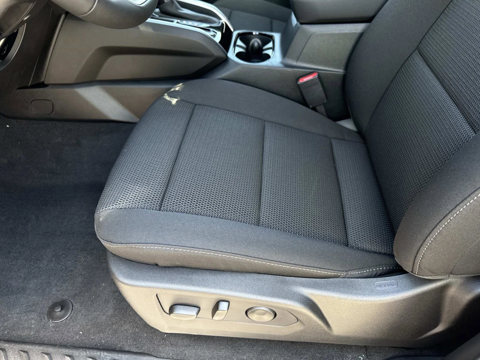 2026 Chevrolet Colorado LT - Photo 19