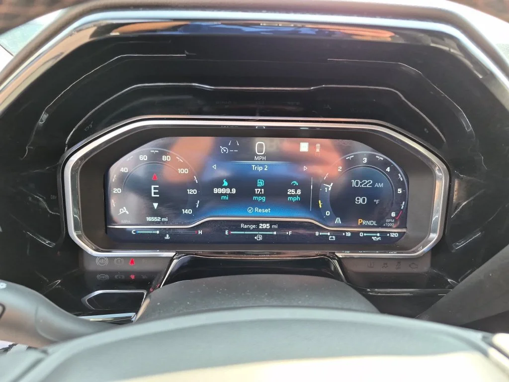 Used 2023 SUMMIT WHITE Chevrolet LT image 21
