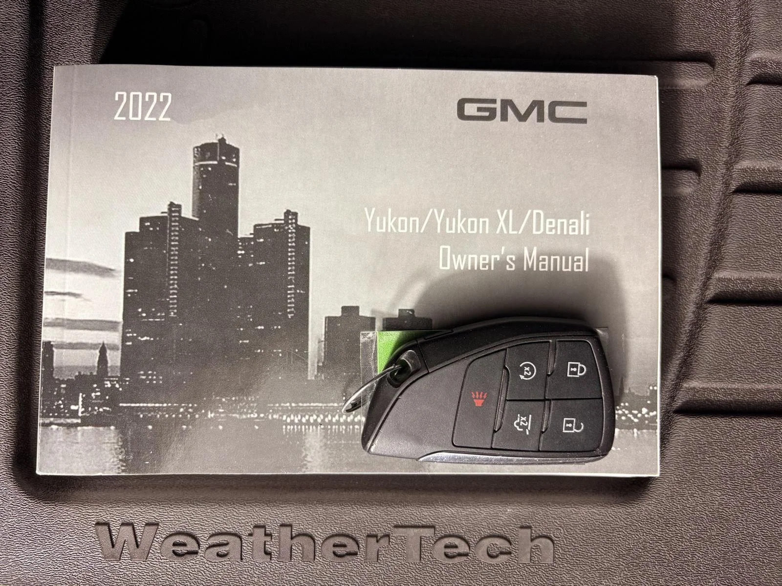 Used 2022 Summit White GMC SLE image 46