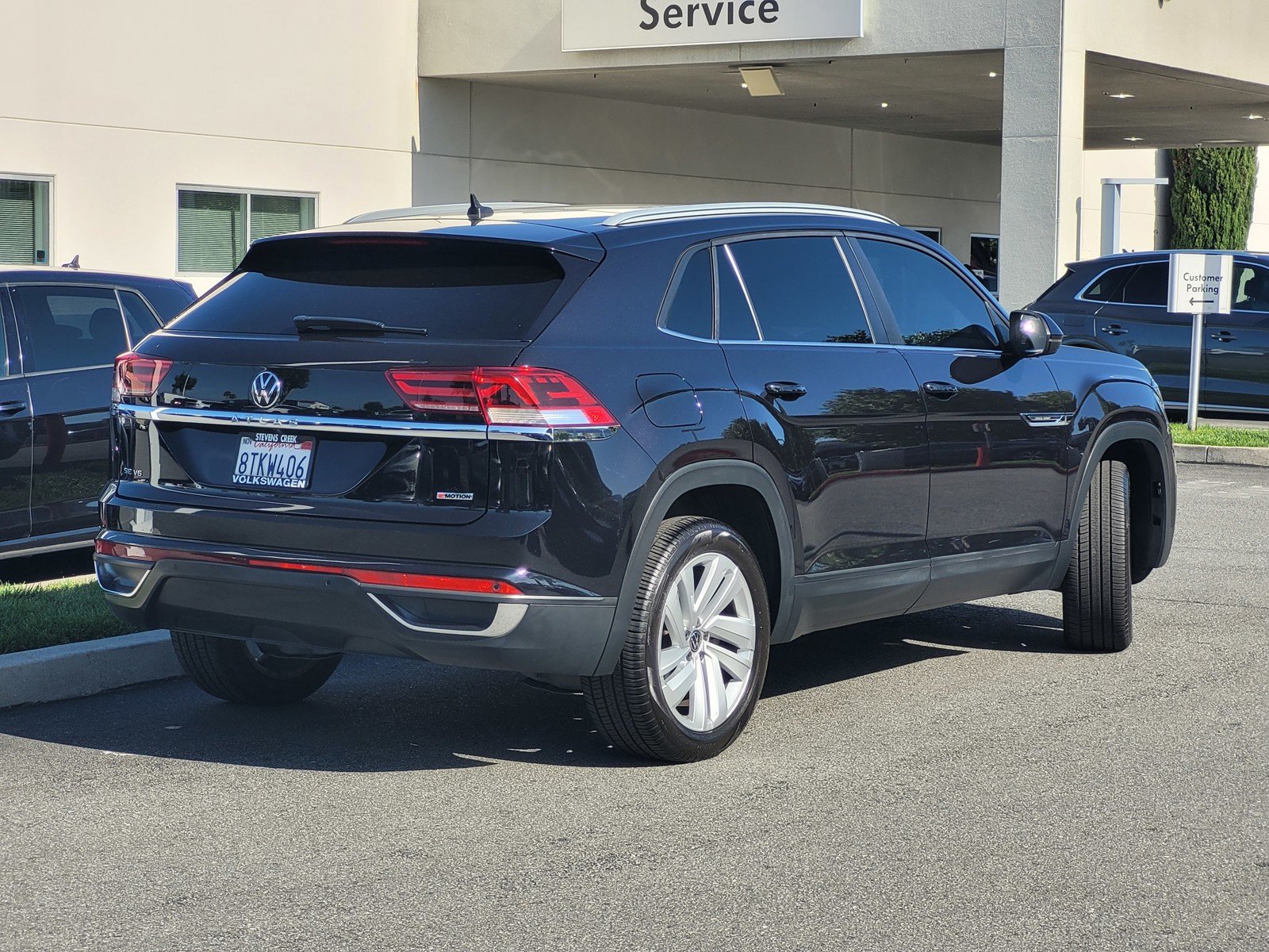 Used 2020 Black Volkswagen 3.6L V6 SE w/Technology image 3