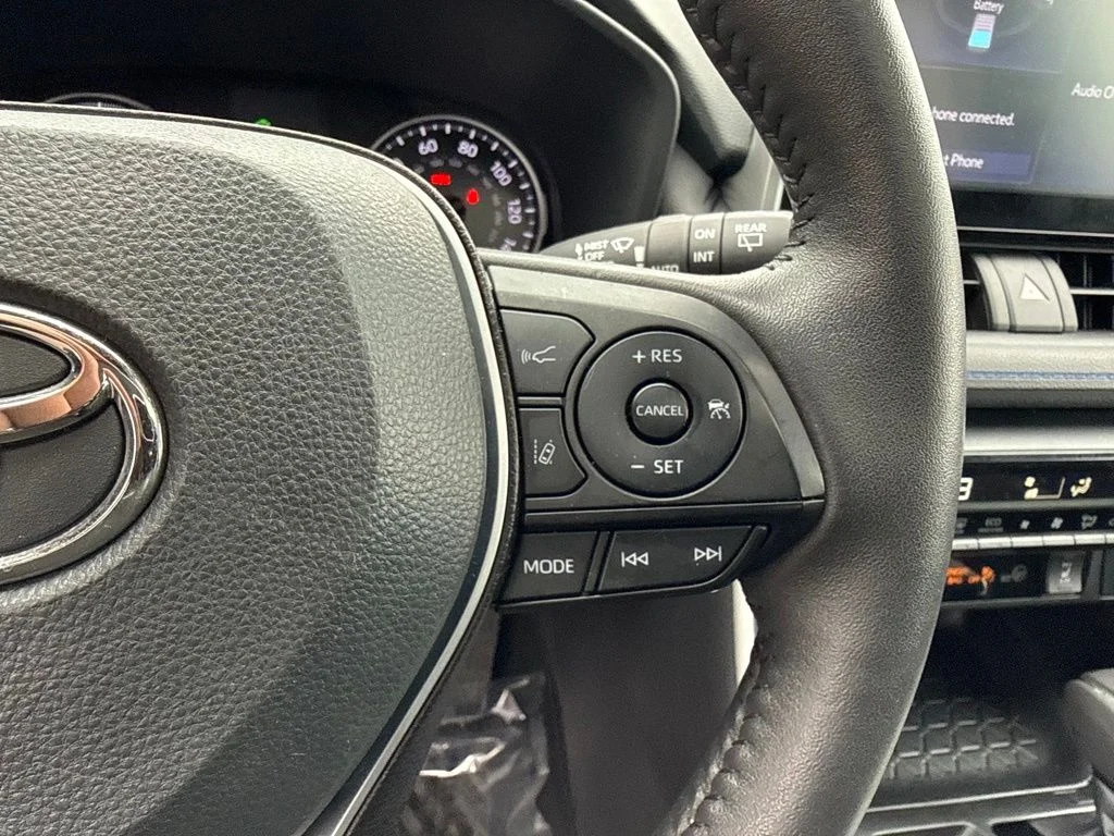 Used 2022 Blizzard Pearl Toyota SE image 12