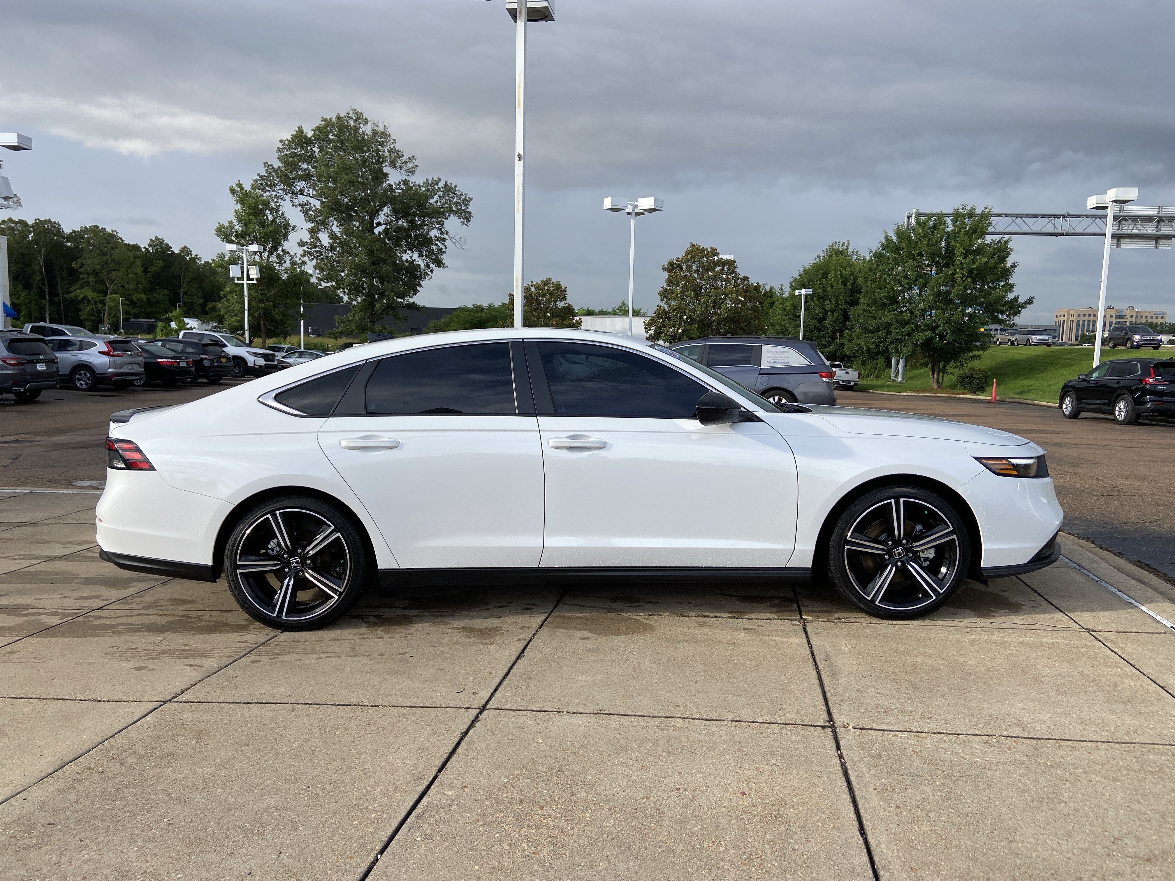 Used 2024 Platinum White Pearl Honda Sport image 13