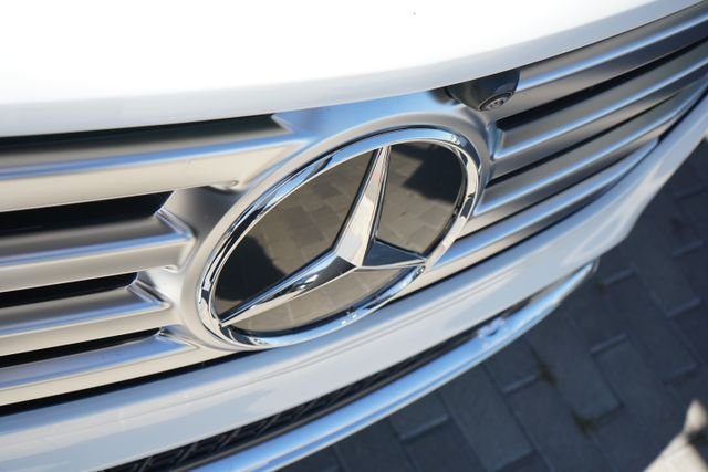 Certified Used 2025 White Mercedes-Benz GLB 250 image 11