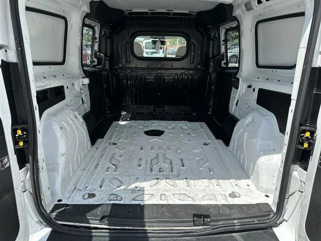 Used 2022 Bright White Ram Base image 21