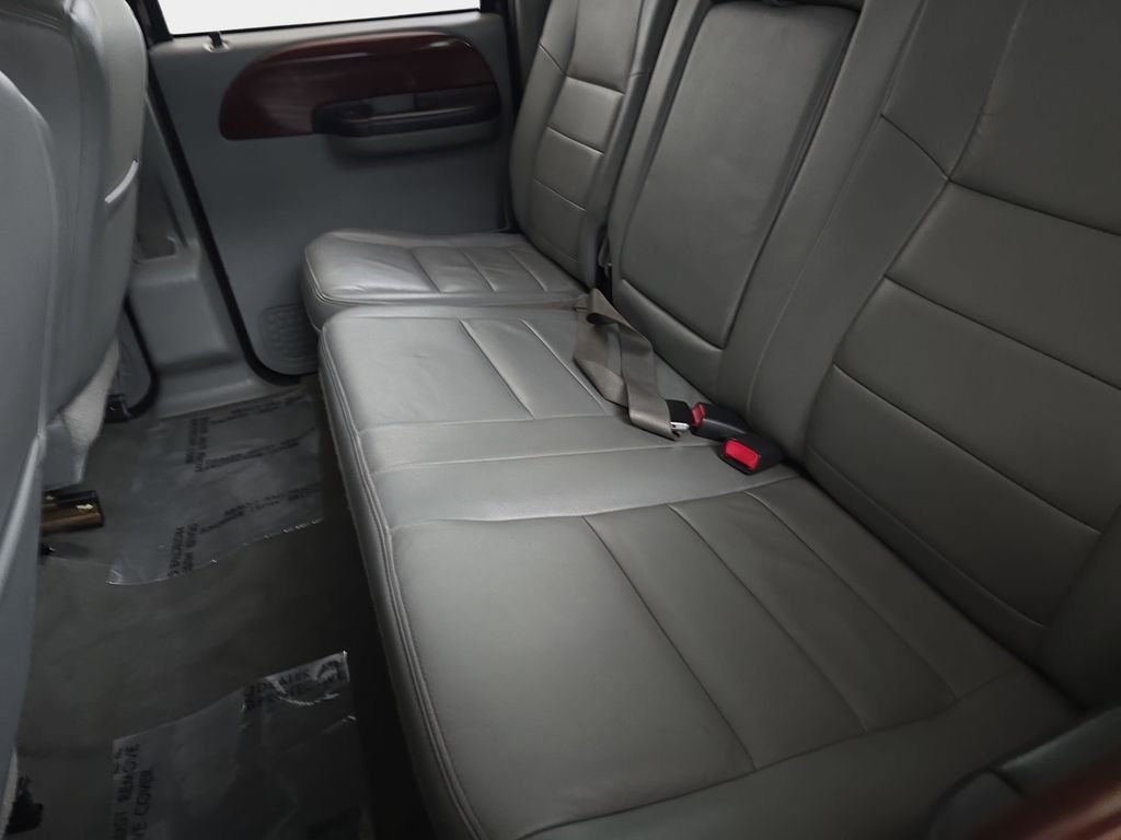 Used 2005 Black Clearcoat Ford  image 10