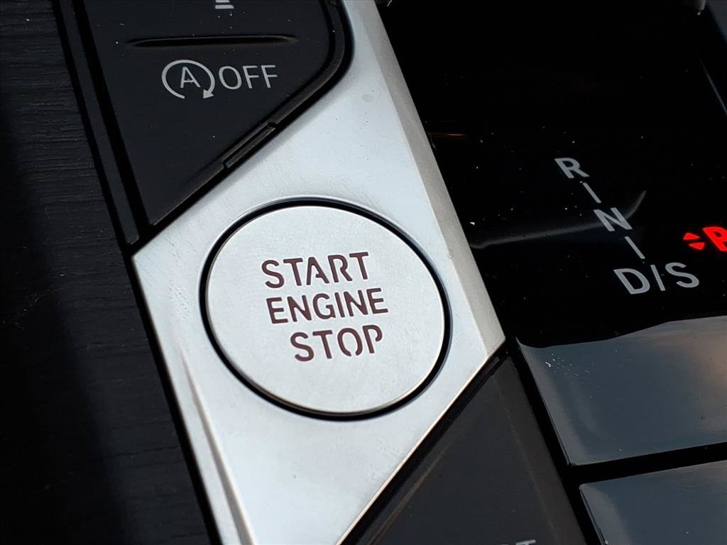 2026 BMW 3 Series 330i - Photo 17